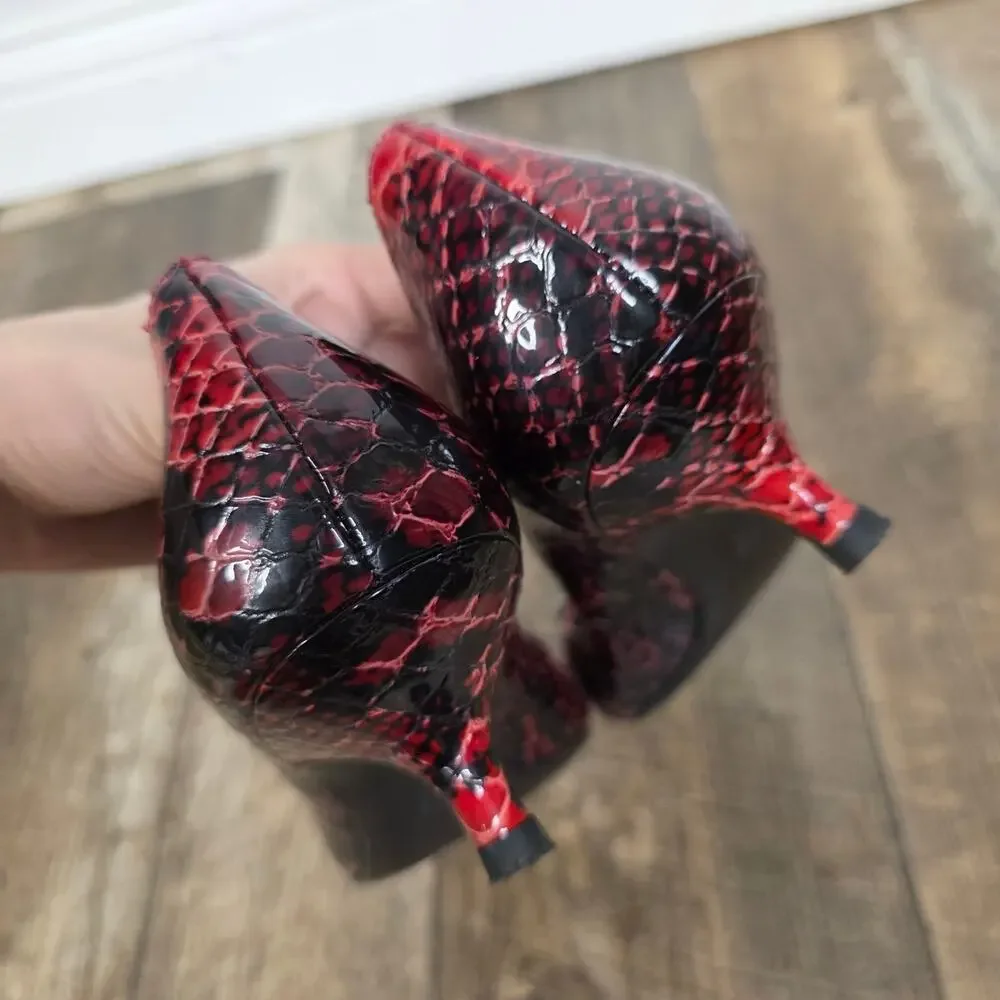Stuart Weitzman Red Snake Print Pumps 7.5 M Kitten Heel Buckle Pointed Toe Y2K